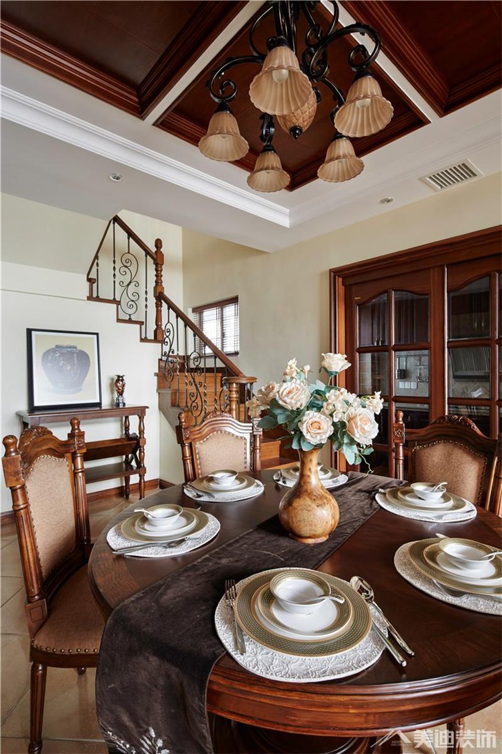 長沙香樟景苑300平裝修案例-餐廳