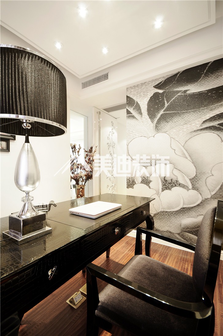 云頂梅溪湖新奢古典風(fēng)裝修案例圖—書(shū)房