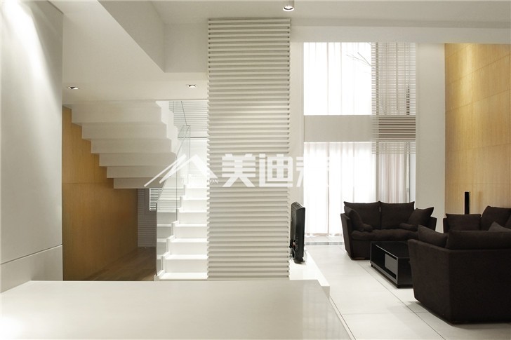 融科東南海現代簡約風裝修案例圖—客廳