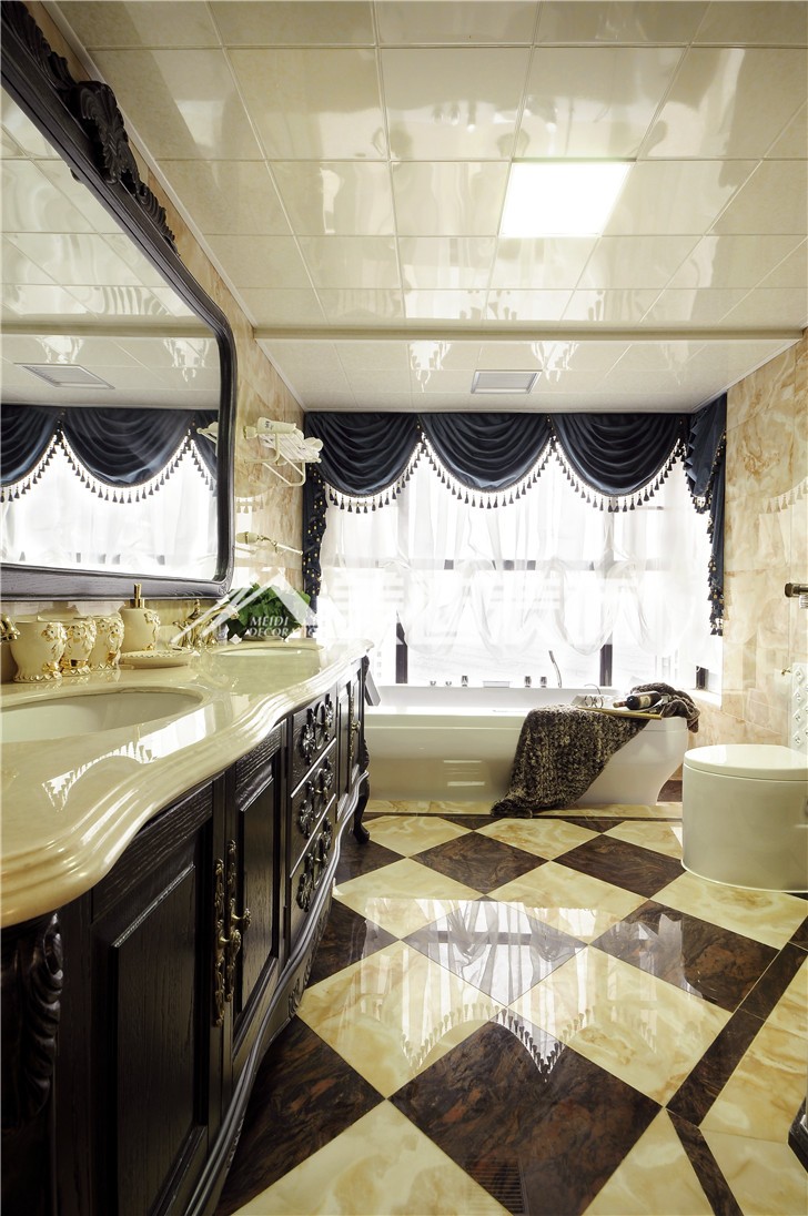 融科東南海新奢古典風(fēng)裝修案例圖—衛(wèi)生間