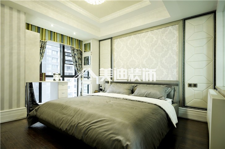 融科東南海新奢古典風(fēng)裝修案例圖—臥室