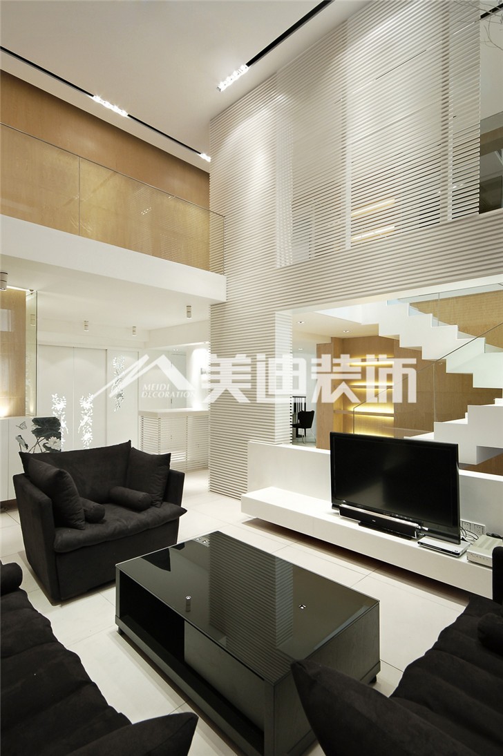 融科東南海現代簡約風裝修案例圖—客廳
