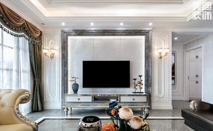 雙灣國際215平米法式輕奢風裝修案例實拍圖-客廳