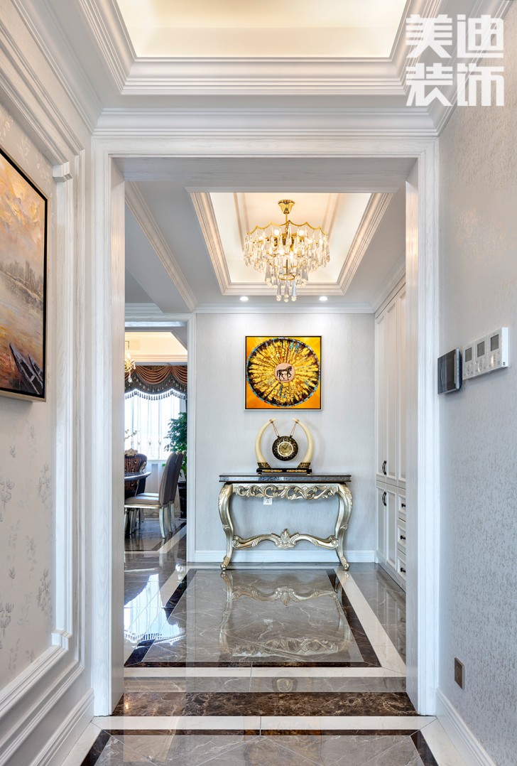 雙灣國際215平米法式輕奢風裝修案例實拍圖-玄關