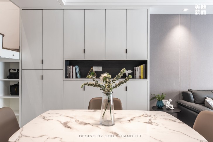 保利西海岸130㎡現(xiàn)代風格案例實拍圖